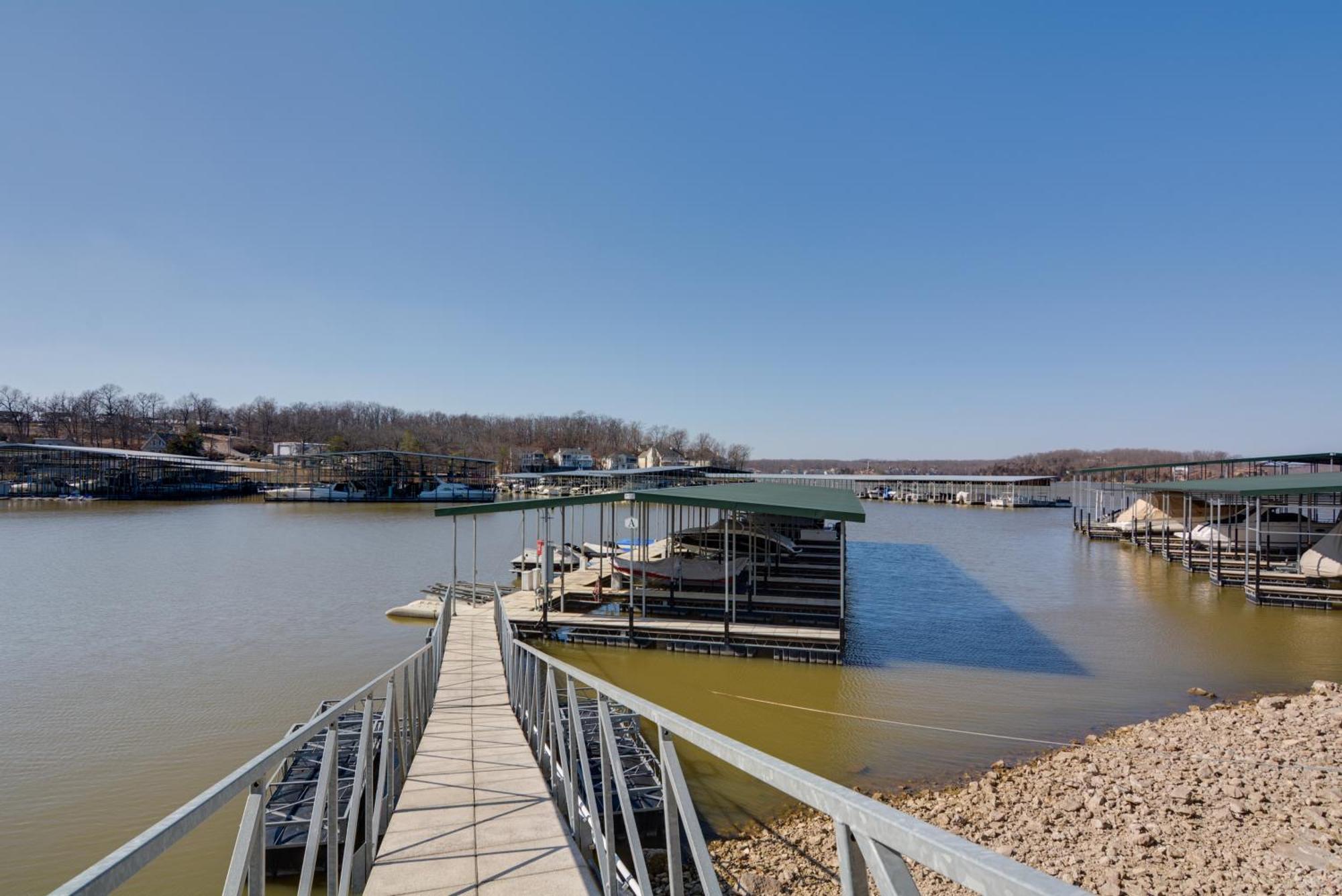 Lakefront Osage Beach Condo With Pool And Water Views! Екстериор снимка